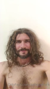 Two vids of me dunking under the bathwater the second i forgot to hold part 1