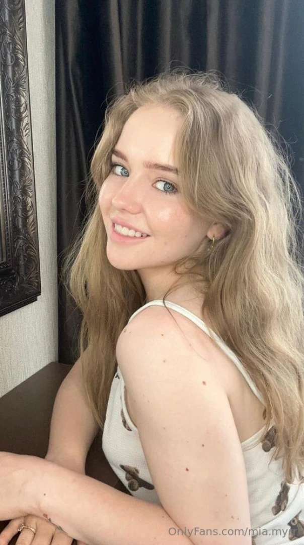 Amelliaaa she s a sweet innocent sex lover who just turned 19 with big part 27 