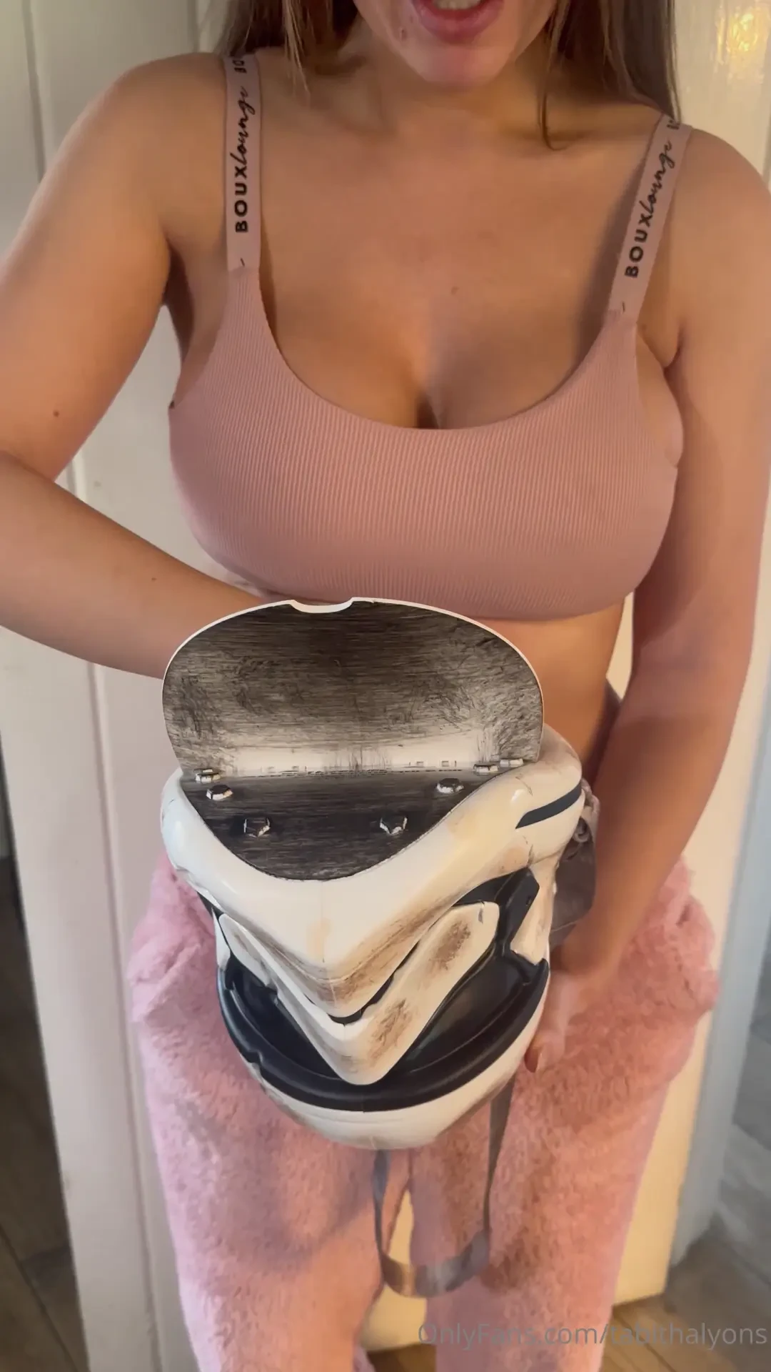 Annnnd the winner of my valentine s live stream raffle isssssss 