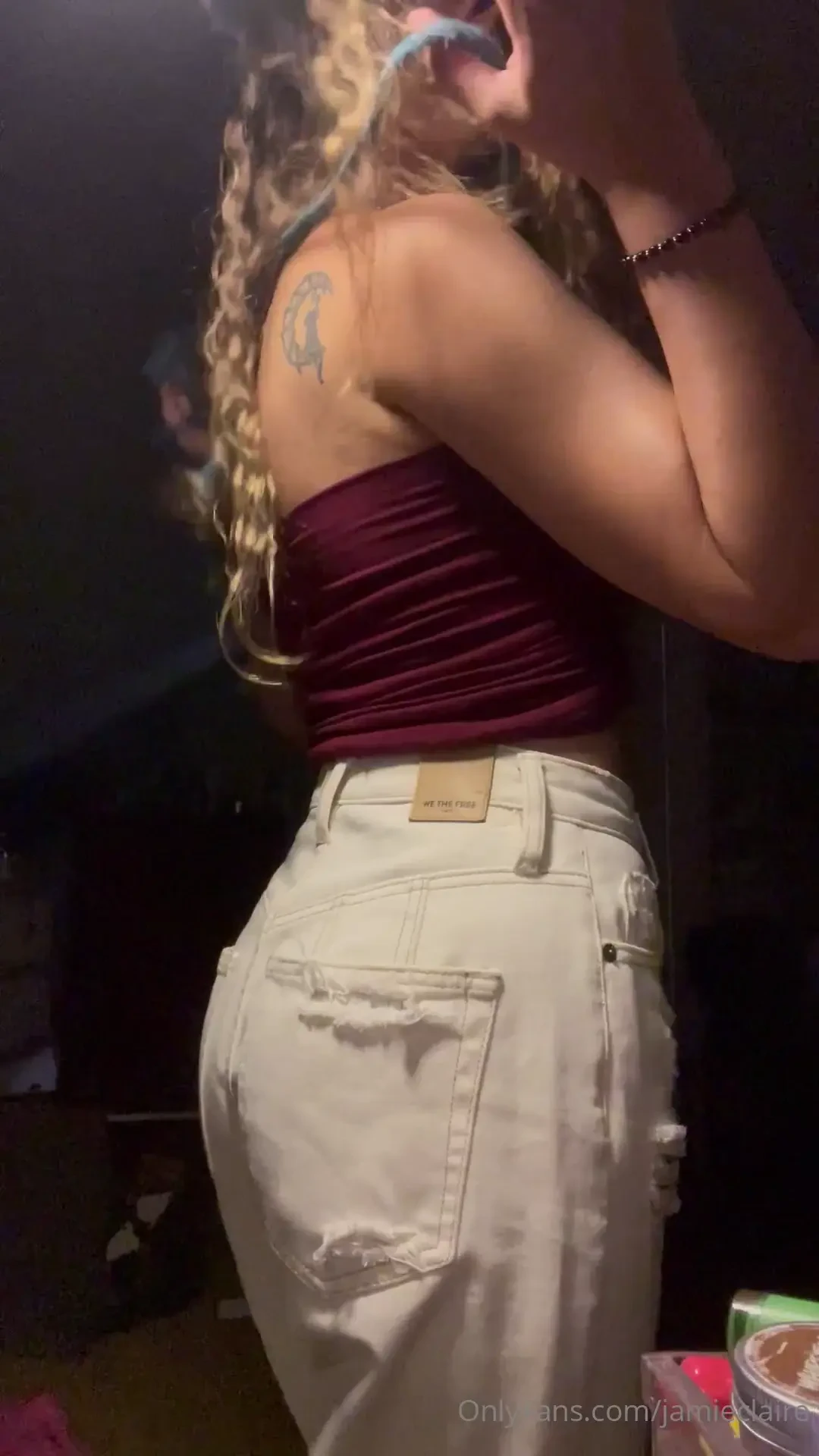 Took off my nails so i can fit more fingers in my ass 