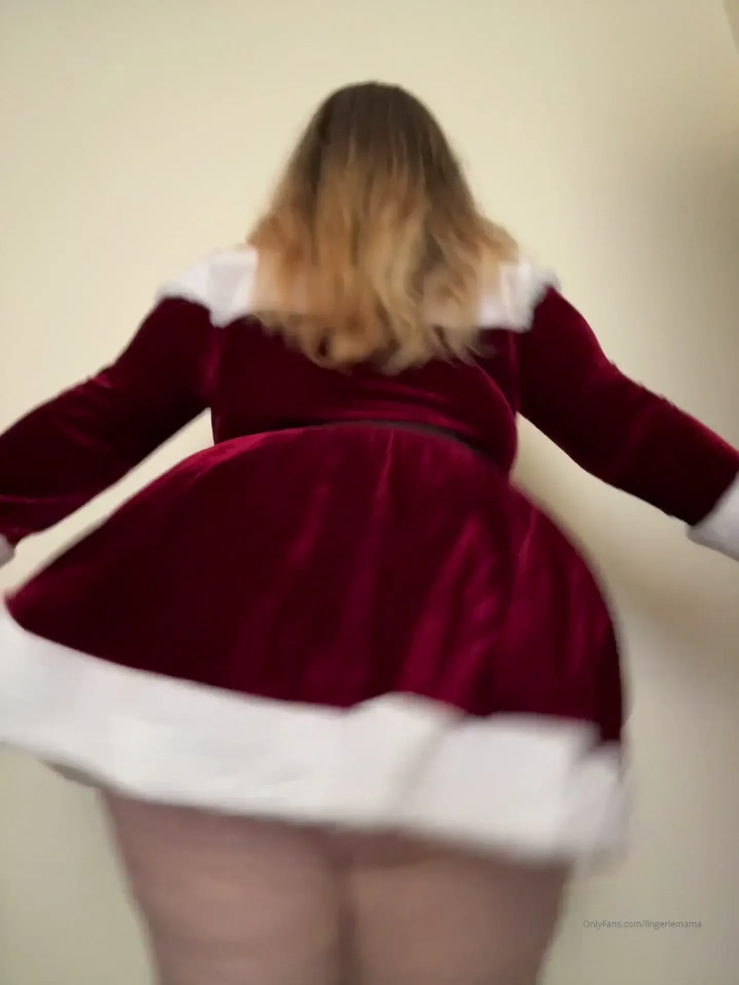 Mrs claus got a big ol booty 