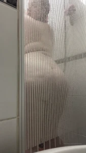 A little shower dance to bright this grey saturday