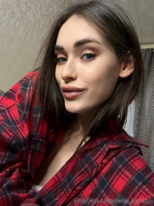 Cute girl monica_wolf loves to play with her pussy she looks so part 167