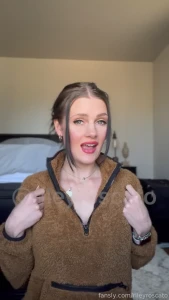 I woke up wishing i had a nice hard cock to bounce on and i want to