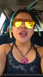Just driving around wanna ride me