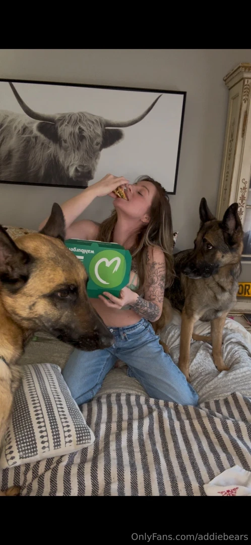 Who wants to have snacks in bed with meeeee part 1 