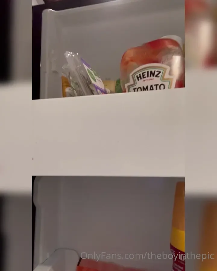 I see your always in that fridge staring down at that meat come getchu 