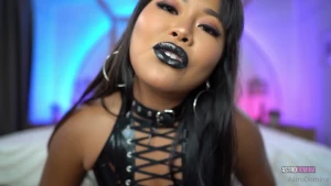 All you need to do right now is focus on my lips they will make