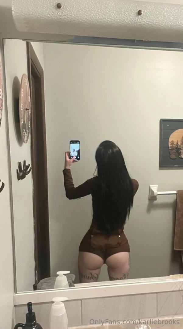 My ass is calling your hand to spank it 