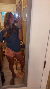 It s milf monday shoot me a message i m offering deals all day on my r