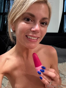 Toy review plusone - lipstick