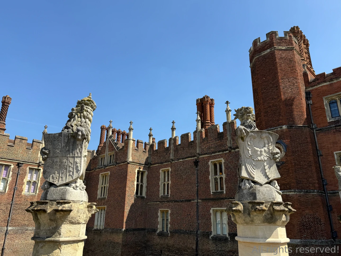 A small walk to the entry of hampton court palace definitely a place part 2 