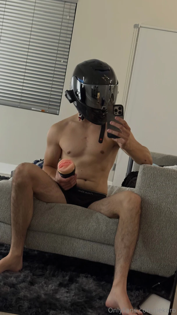 Wanna see me use my toy 