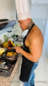 Aqu les dejo la receta de comida y un postre rico con mucha leche dale