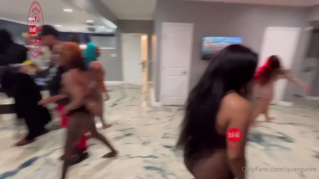 We had an onlyfans bad bitch tug of war contest this was too litt 