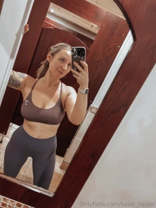 Gym titties say happy fridayyyy part 1