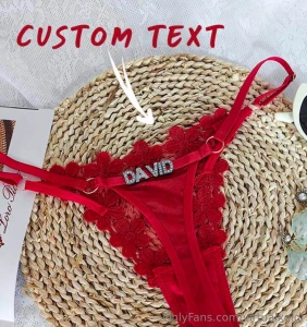 Quieres que me ponga unas braguitas custom con tu nombre y verme en un