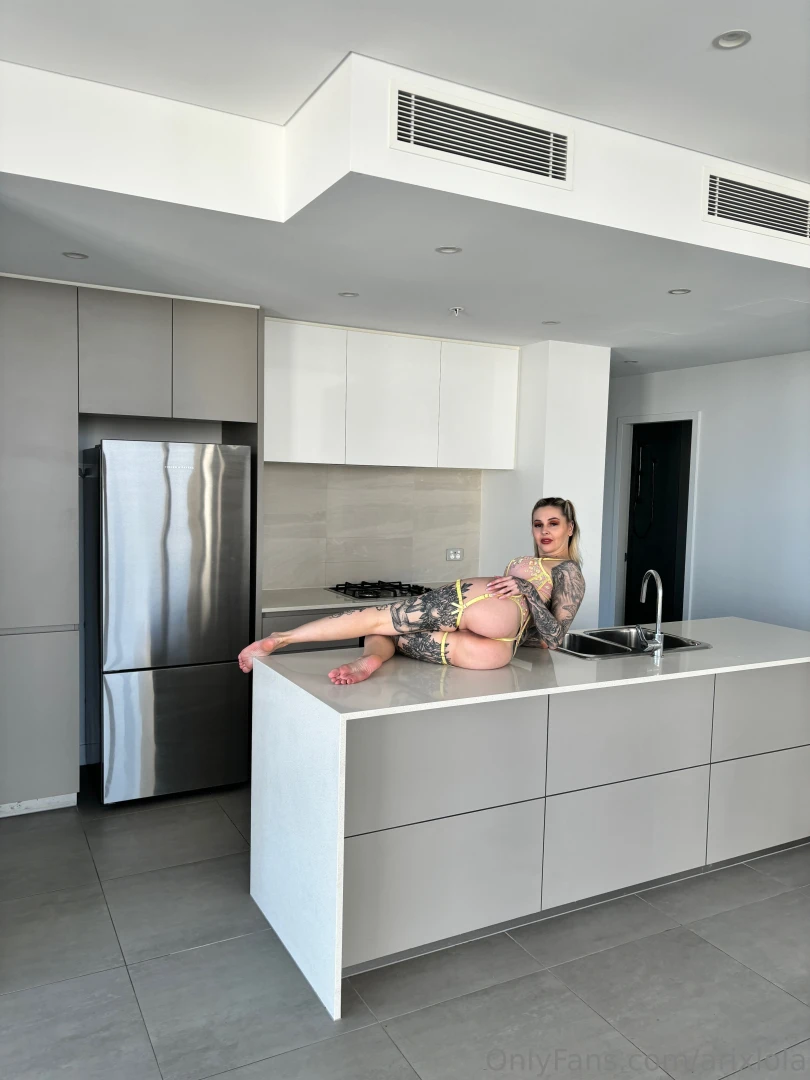 I just moved house this week which means new benches that need to be 