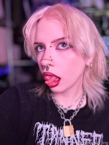 Im kinda pretty blond alt goth emo alternative scene blond whitehair