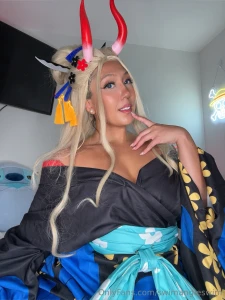 Black maria - one piece caught in my web now let me ride you once you