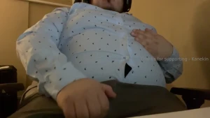 After a long day all i want to do when i get home is undress and bust