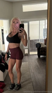 Your petite little wife ready to do her work gotta look good naked for
