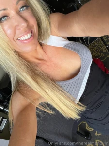 Sweater weather i m here for it but it won t stay on long