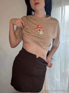 Do u wanna be under my shirt or under my skirt part 1