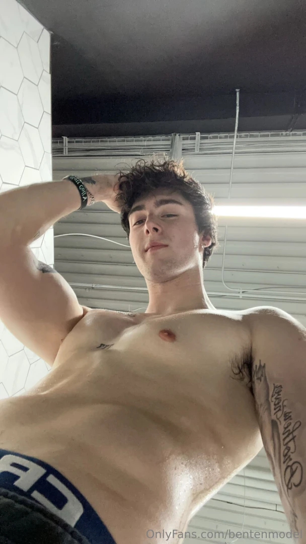 Post gym sesh always has me drenched in sweat 