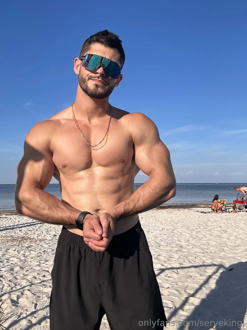 Leave a tip below if you d dare to approach me on the beach 