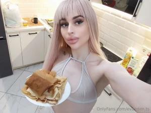 I make the most delicious pancakes i m not only beautiful but i m also