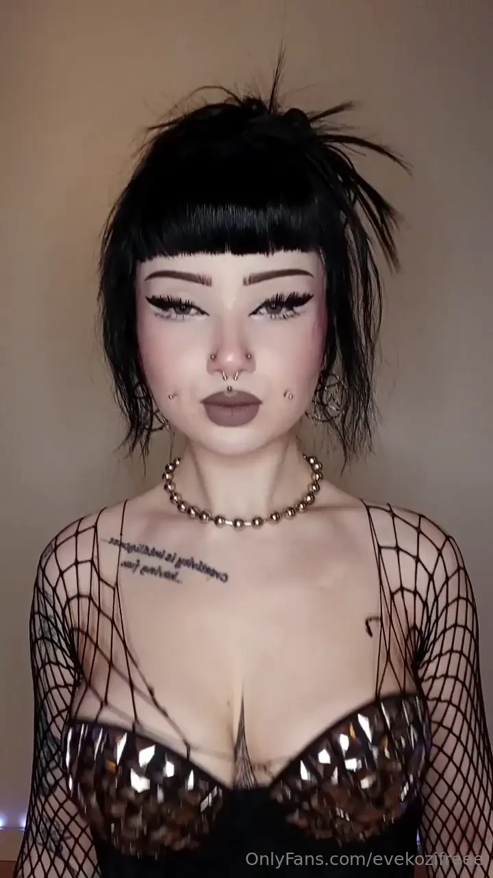 Big bouncy goth tiddies evekozi 
