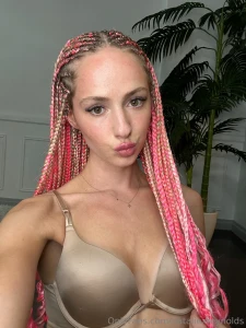 Stay with me and let s make the night unforgettable