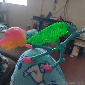 Let s play a game i ll show you all an object and you tell me if you