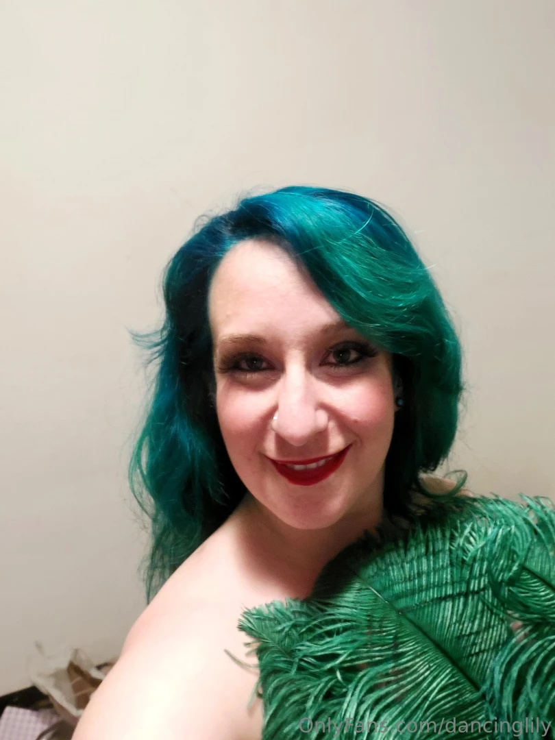 Backstage at tonight s show 