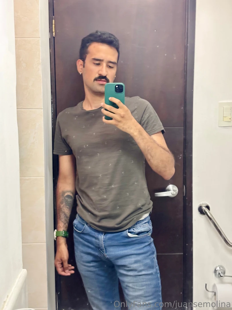 Just scroll there s a surprise at the end solo pasa las fotos hay una part 4 