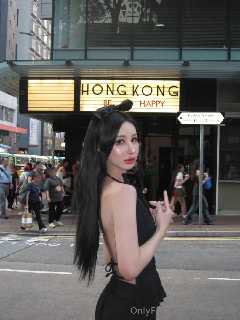 Imagine what i d do if we weren t in public 