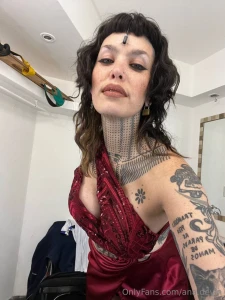 Rate my outfit from 1 to 10 in the comments