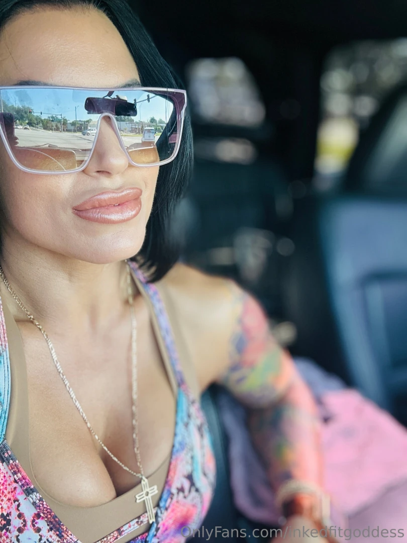 Imagine these juicy lips wrapped around your hard cock that i made 