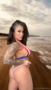 Do you pledge allegiance to this milf this 4th of july i didn t just