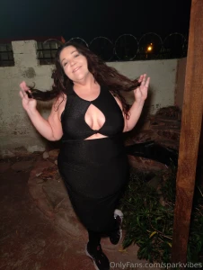Do you want to see me get naked and have a threesome with red-queen