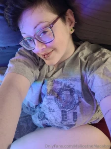 Playing with my light bar in bed again the vips are gonna have so much