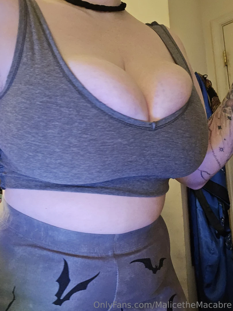 Oooweee this top sure is trying it was once a dress lol 