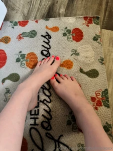 Cum suck my toes daddy part 1
