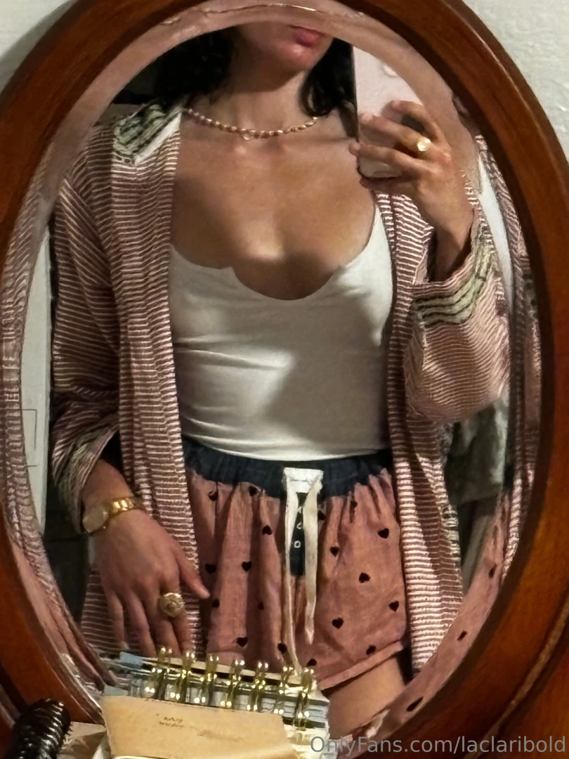 Hey babes i did a cute valentines photoshoot and just shared it with 