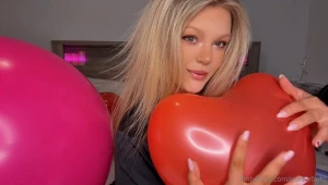 Just a cheeky reminder that goldie does not kink shame i film all