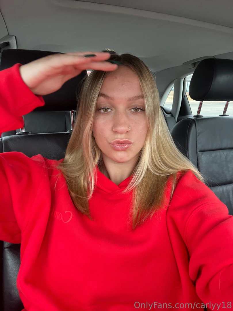 Carlyy18 