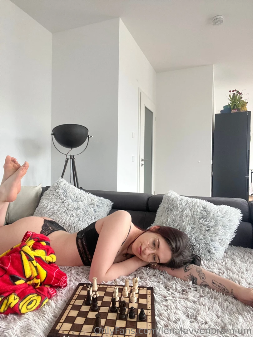 Do it like the queen and have saveral moves at a time part 1 