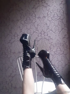 I love challenging myself with the limited space and materials i have part 1