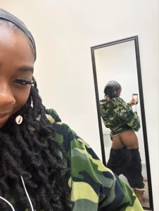 To all the guys at the work staring this is what my naked ass looks